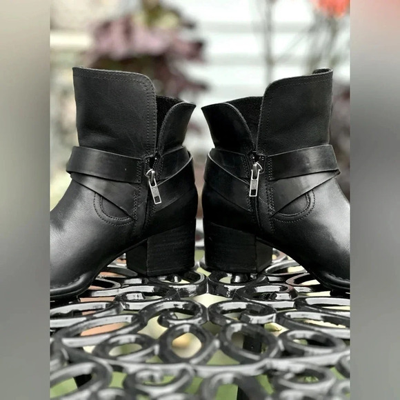 UGG — Elysian Black Leather Boot - Picture 3 of 6